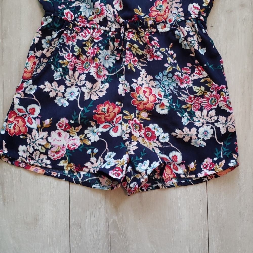 Summer Romper - Picture 2 of 5